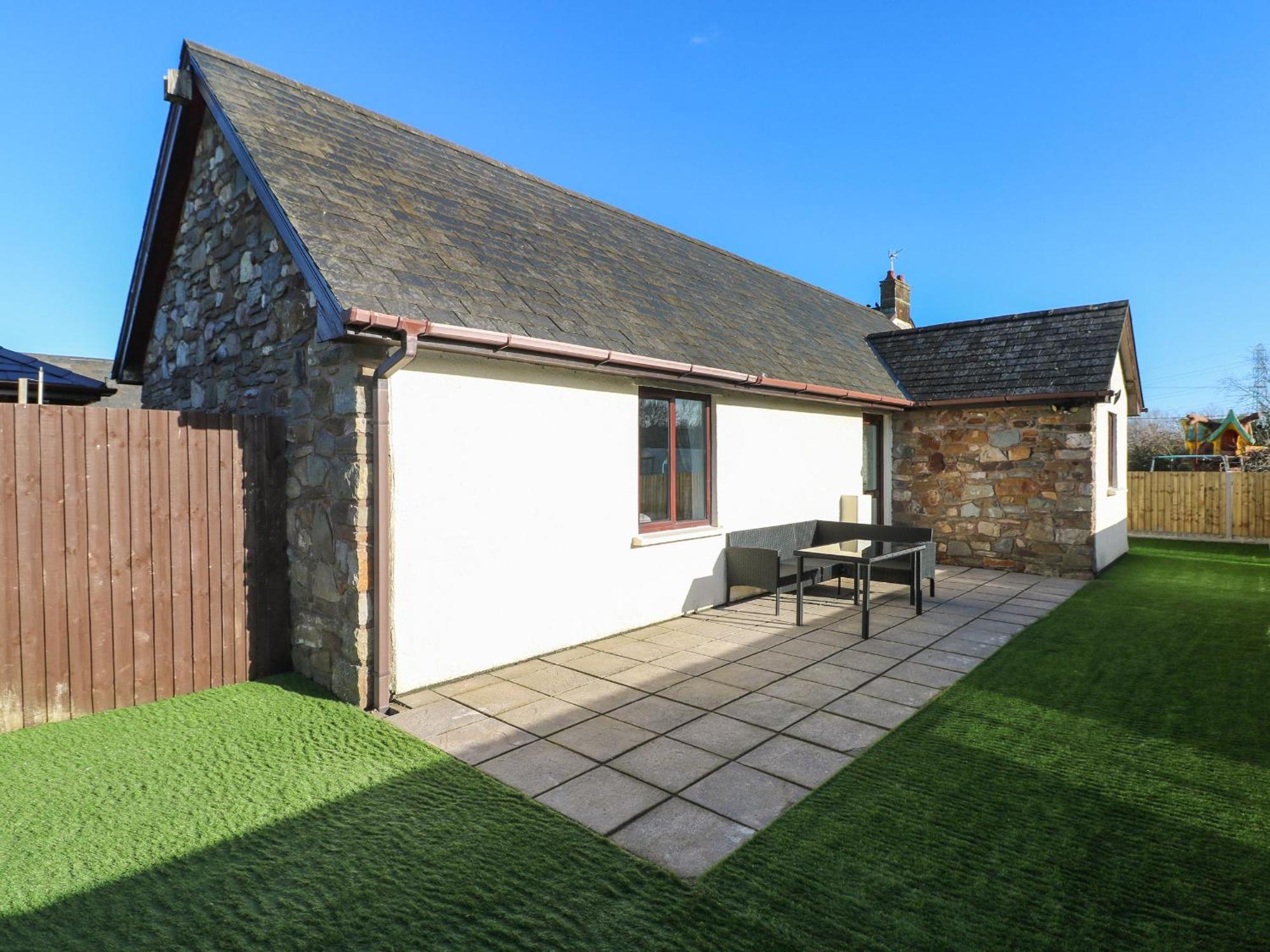 The Old Well Bungalow - Ty Mawr Farm Cardiff Kültér fotó